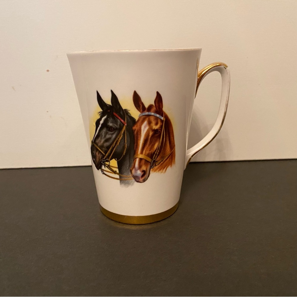 ROYAL LONDON ENGLAND MUG BONE CHINA WHITE EQUESTRIAN HORSE HEADS HOME DINING
